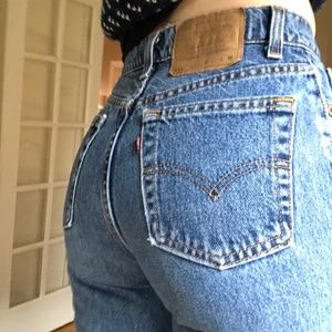 Vtg high waist Levi's 512  7 / 26 slim tapered leg
